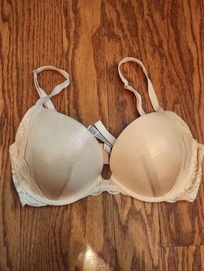 Victoria's Secret Shimmery Nude Lace Push-Up Bra